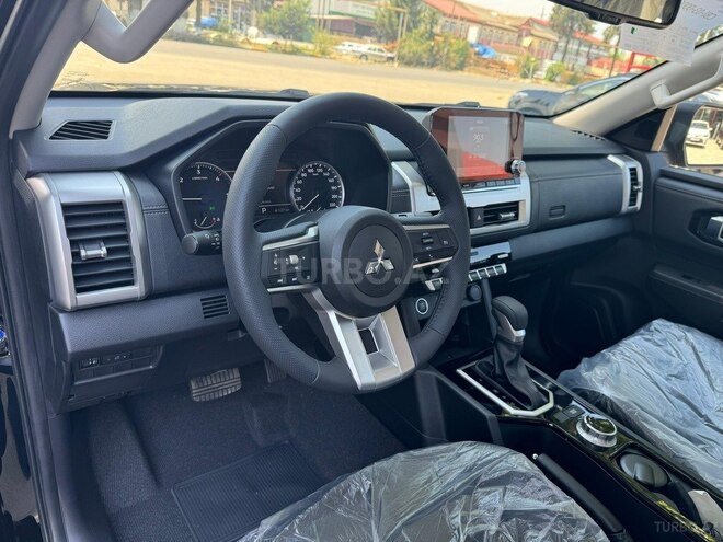 Mitsubishi L200-9