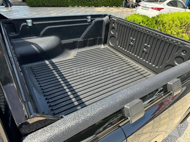 Mitsubishi L200-19