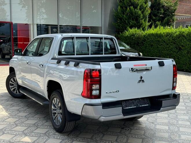 Mitsubishi L200-6