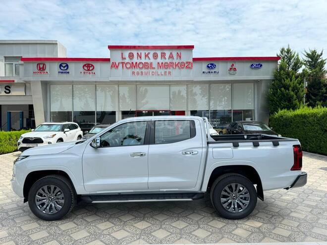 Mitsubishi L200-4