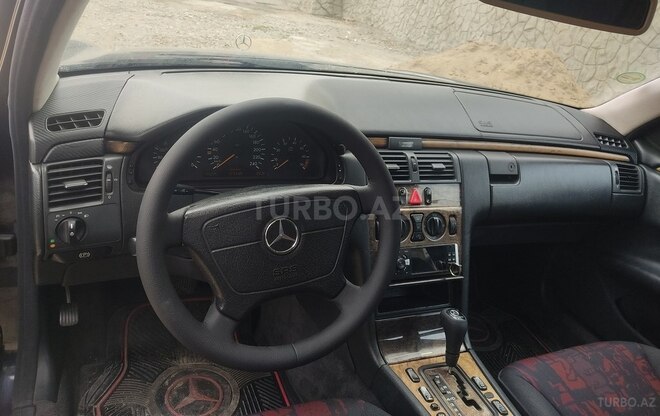 Mercedes E 240 1998, 327,000 km - 2.4 l - Sumqayıt