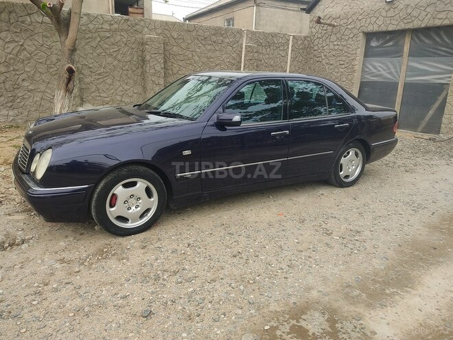 Mercedes E 240 1998, 327,000 km - 2.4 l - Sumqayıt