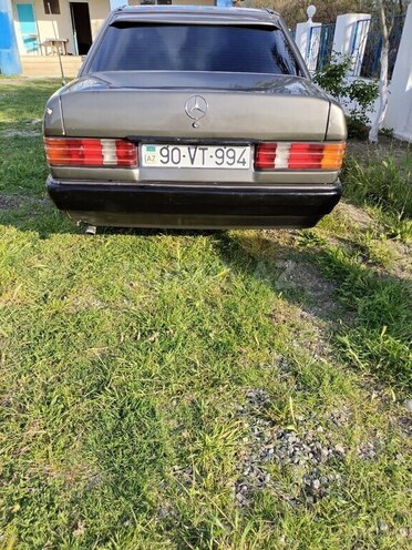 Mercedes 190 1989, 567,987 km - 2.0 l - Salyan