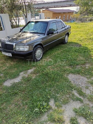Mercedes 190 1989, 567,987 km - 2.0 l - Salyan