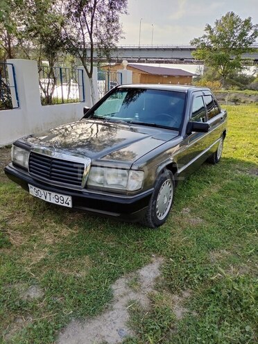 Mercedes 190 1989, 567,987 km - 2.0 l - Salyan