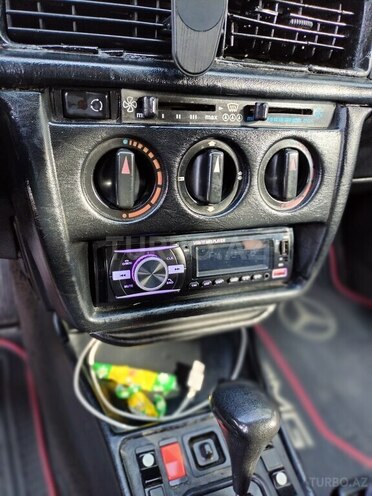 Mercedes 190 1989, 567,987 km - 2.0 l - Salyan