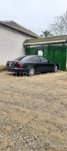 Mercedes E 220 d-3
