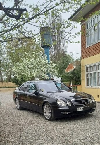Mercedes E 220 d-1