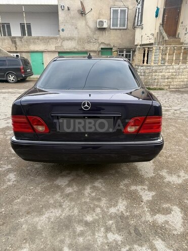 Mercedes E 240 1998, 327,000 km - 2.4 l - Sumqayıt