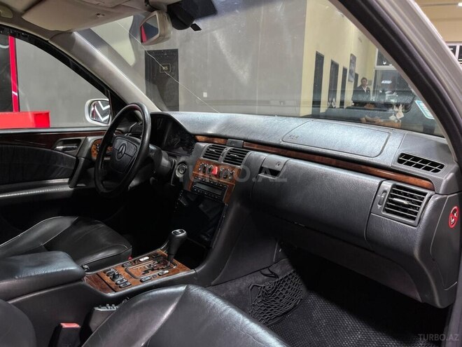 Mercedes E 240 1999, 288,888 km - 2.4 l - Sumqayıt