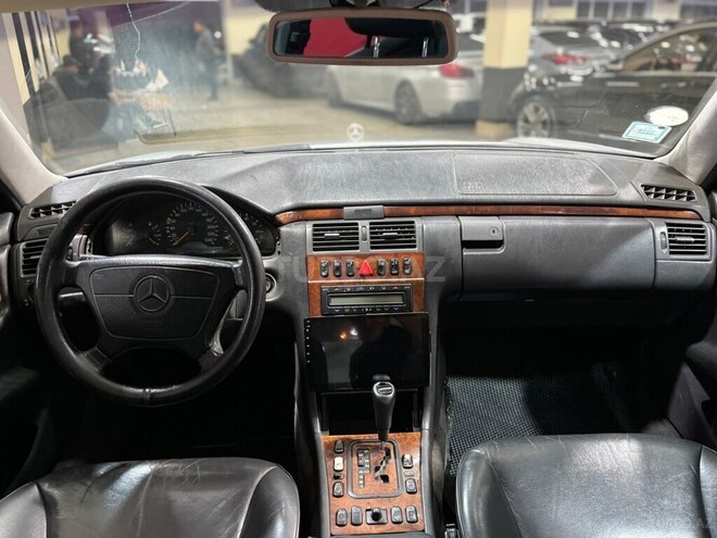 Mercedes E 240 1999, 288,888 km - 2.4 l - Sumqayıt
