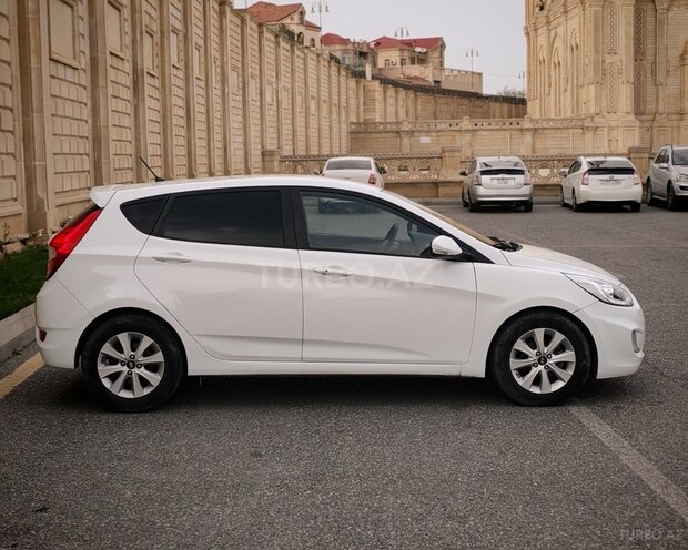 Hyundai Accent 2016, 100,100 km - 1.6 l - Bakı