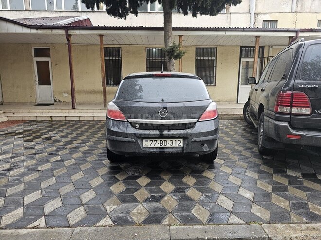Opel Astra 2005, 150,000 km - 1.4 l - Quba