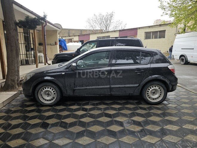 Opel Astra 2005, 150,000 km - 1.4 l - Quba