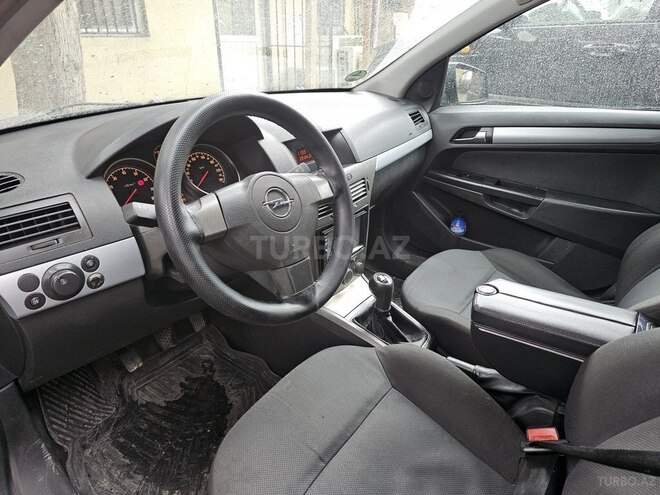 Opel Astra 2005, 150,000 km - 1.4 l - Quba