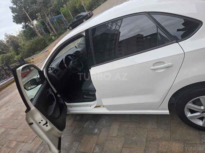 Volkswagen Polo 2013, 254,000 km - 1.6 l - Bakı