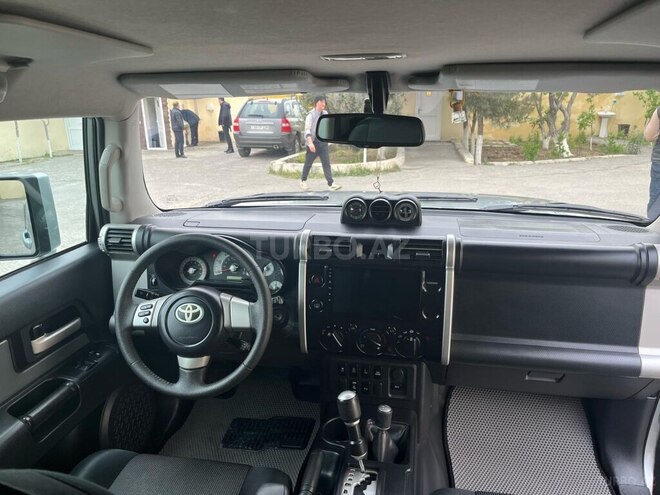 Toyota FJ Cruiser 2010, 163,000 km - 4.0 l - Bakı