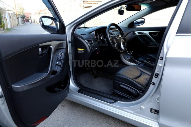 Hyundai Avante 2014, 156,520 km - 1.6 l - Bakı