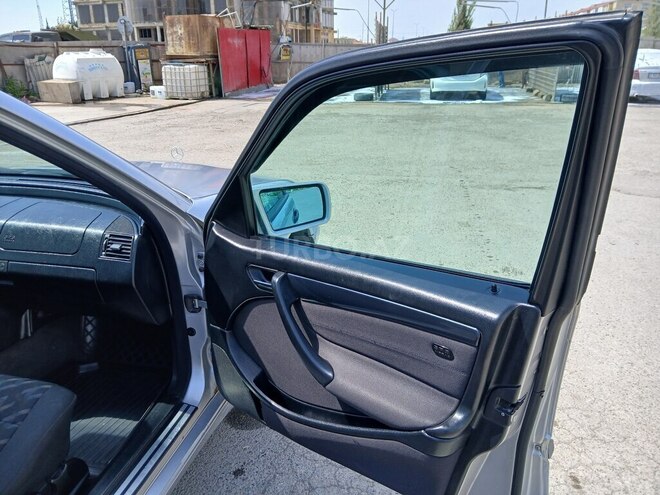 Mercedes C 180 1997, 370,000 km - 1.8 l - Sumqayıt