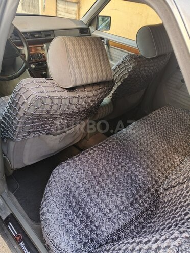 Mercedes E 220 1993, 378,000 km - 2.2 l - Bakı