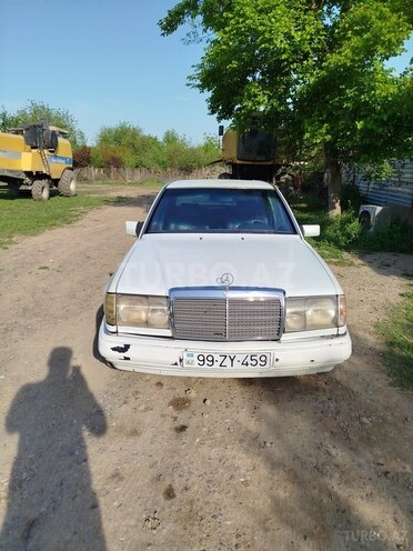 Mercedes E 200 d 1992, 279,013 km - 2.0 l - Füzuli