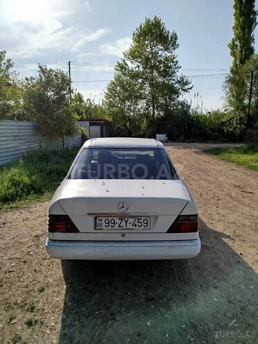 Mercedes E 200 d 1992, 279,013 km - 2.0 l - Füzuli