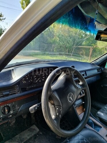 Mercedes E 200 d 1992, 279,013 km - 2.0 l - Füzuli
