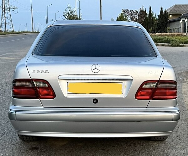 Mercedes E 220 d 2000, 308,000 km - 2.2 l - Bakı