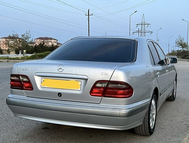 Mercedes E 220 d 2000, 308,000 km - 2.2 l - Bakı