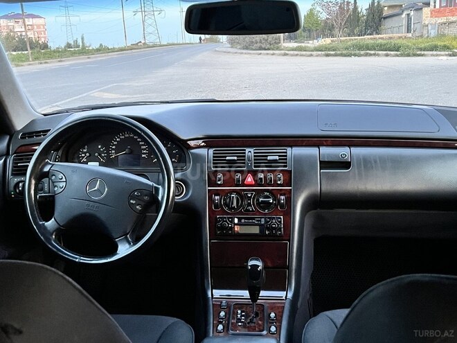 Mercedes E 220 d 2000, 308,000 km - 2.2 l - Bakı