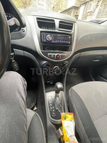 Hyundai Accent 2013, 320,000 km - 1.6 l - Bakı