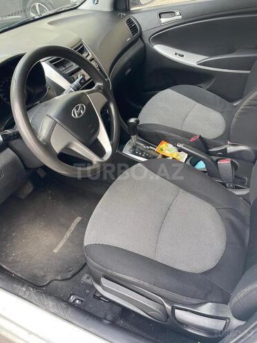 Hyundai Accent 2013, 320,000 km - 1.6 l - Bakı