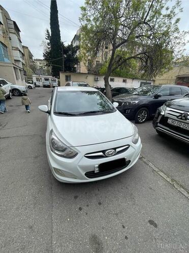 Hyundai Accent 2013, 320,000 km - 1.6 l - Bakı