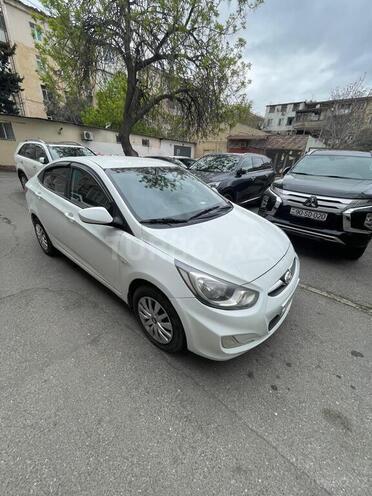 Hyundai Accent 2013, 320,000 km - 1.6 l - Bakı