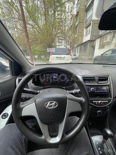 Hyundai Accent 2013, 320,000 km - 1.6 l - Bakı