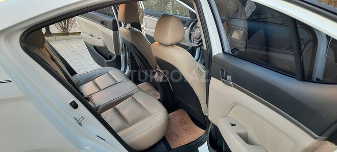 Hyundai Elantra 2017, 21,500 km - 2.0 l - Bakı