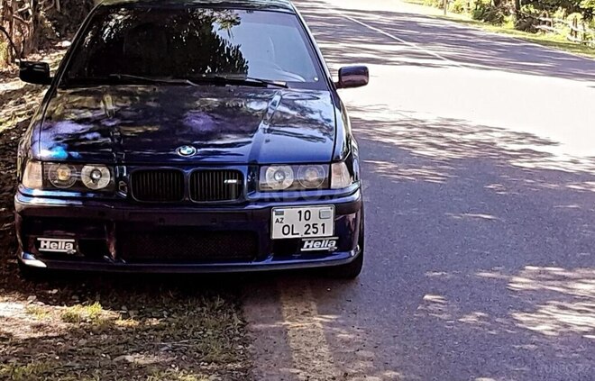 BMW 320 1992, 357,000 km - 2.0 l - Qax