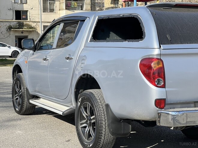 Mitsubishi L200 2013, 385,000 km - 2.5 l - Bakı