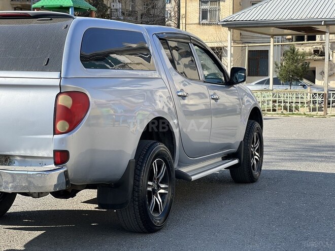 Mitsubishi L200 2013, 385,000 km - 2.5 l - Bakı
