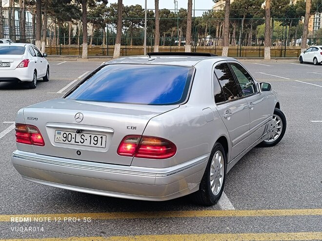 Mercedes E 270 2001, 415,000 km - 2.7 l - Sumqayıt