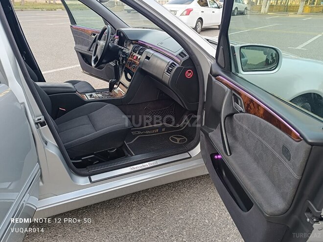 Mercedes E 270 2001, 415,000 km - 2.7 l - Sumqayıt