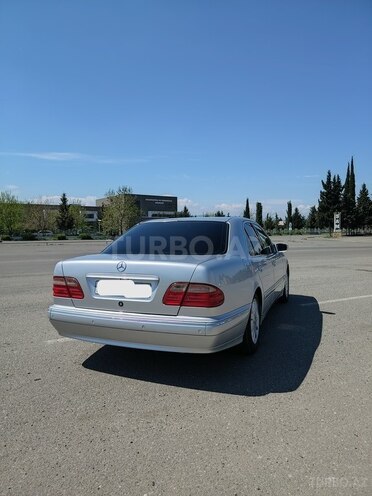 Mercedes E 240 1999, 426,522 km - 2.4 l - Tovuz