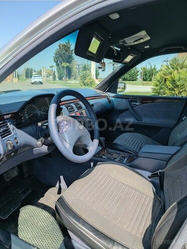 Mercedes E 240 1999, 426,522 km - 2.4 l - Tovuz