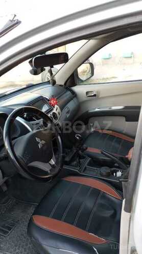 Mitsubishi L200 2013, 385,000 km - 2.5 l - Bakı