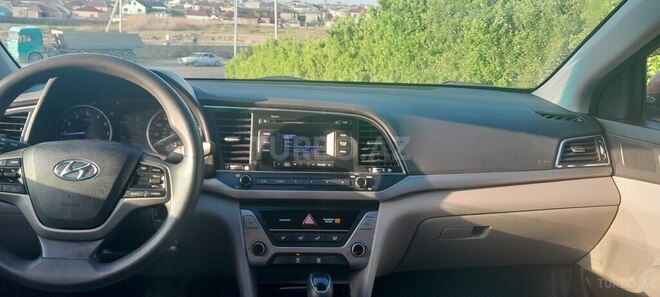 Hyundai Elantra 2018, 135,000 km - 2.0 л - Bakı