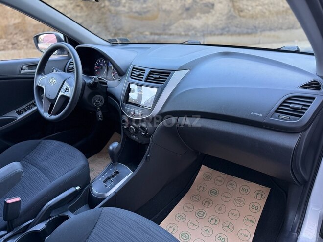 Hyundai Accent 2015, 117,500 km - 1.6 л - Bakı