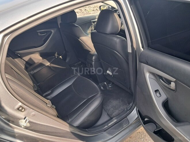 Hyundai Elantra 2015, 210,545 km - 1.6 l - Bakı