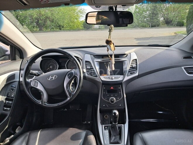 Hyundai Elantra 2015, 210,545 km - 1.6 l - Bakı