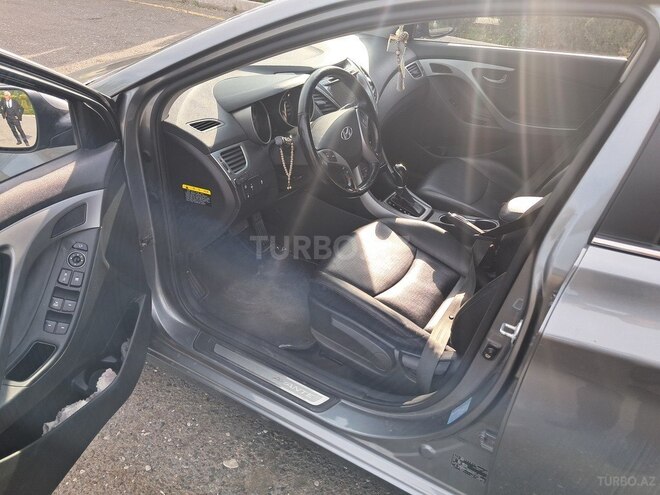 Hyundai Elantra 2015, 210,545 km - 1.6 l - Bakı