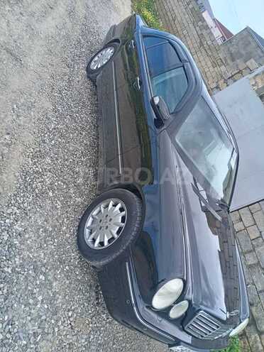 Mercedes E 230 2001, 350,000 km - 2.3 l - Bakı